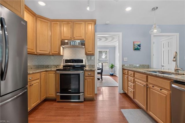 2105 Lords LNDG, Virginia Beach, VA 23454
