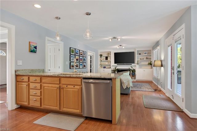2105 Lords LNDG, Virginia Beach, VA 23454