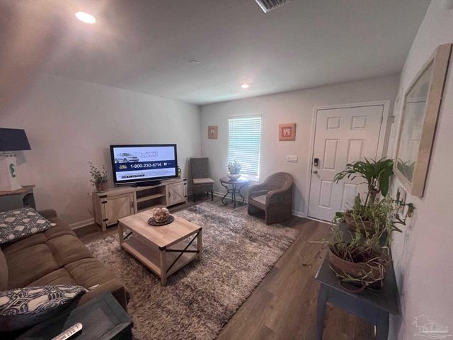 6249 Firefly Dr, Milton, FL 32583