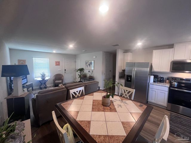 6249 Firefly Dr, Milton, FL 32583