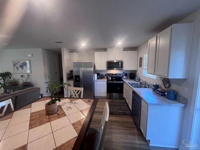 6249 Firefly Dr, Milton, FL 32583