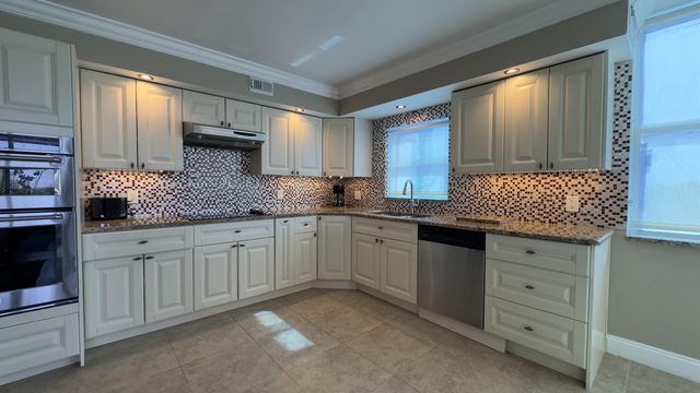 5200 N Ocean Blvd Apt 511A, Lauderdale By The Sea, FL 33308