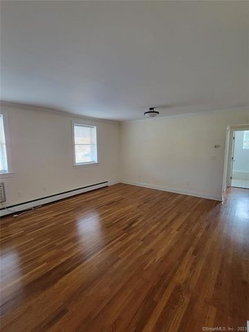 391 Reef Road 3A, Fairfield, CT 06824