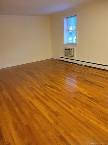 391 Reef Road 3A, Fairfield, CT 06824