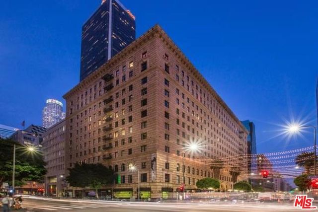 727 W 7th Street 902, Los Angeles, CA 90017