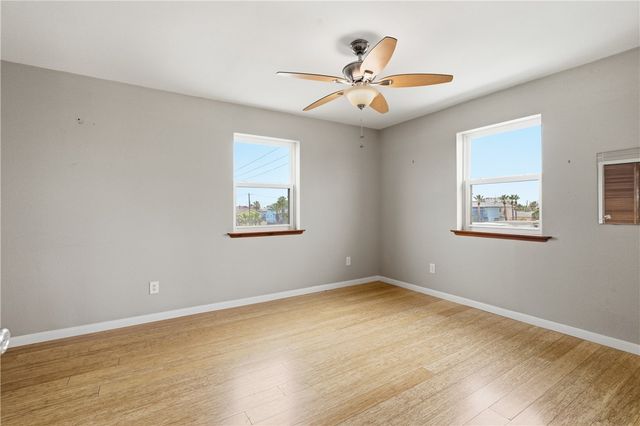 604 La Juana Ct, Port Aransas, TX 78373