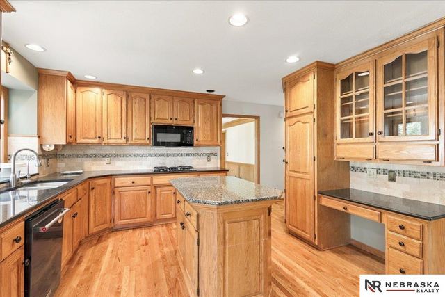 16512 Mason Street, Omaha, NE 68118