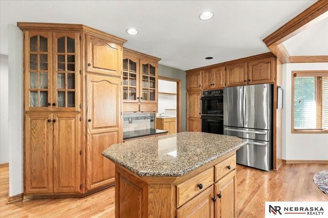 16512 Mason Street, Omaha, NE 68118