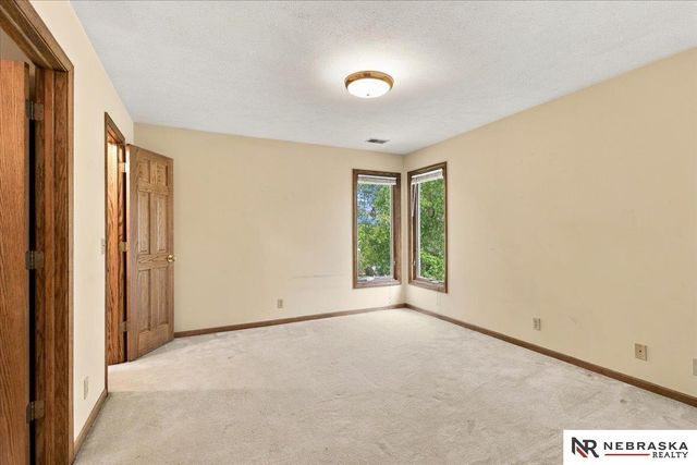 16512 Mason Street, Omaha, NE 68118