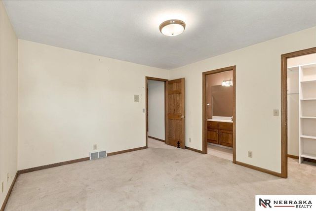 16512 Mason Street, Omaha, NE 68118