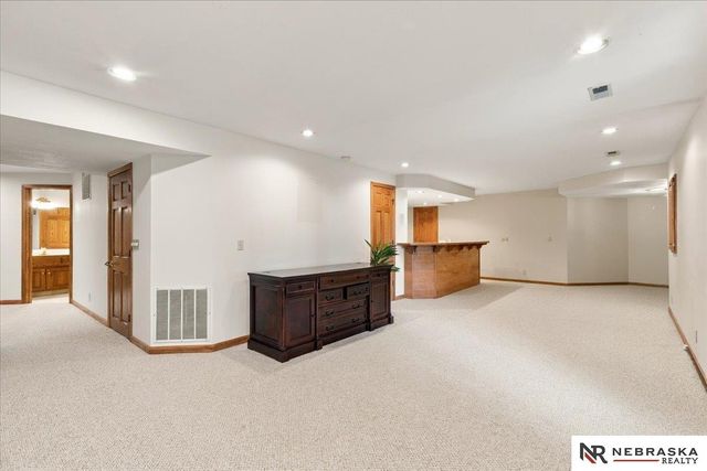 16512 Mason Street, Omaha, NE 68118