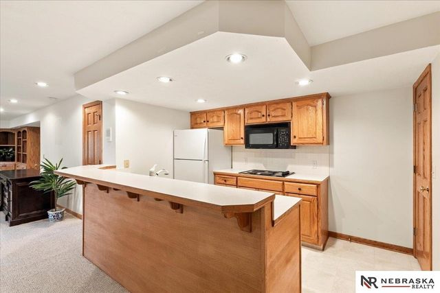 16512 Mason Street, Omaha, NE 68118