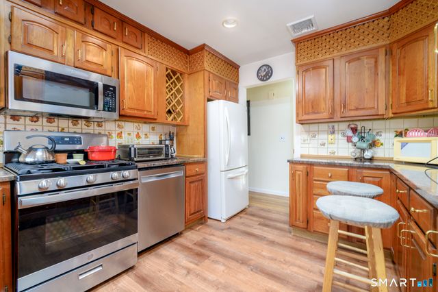 43 Hidden Brook Drive, Stamford, CT 06907