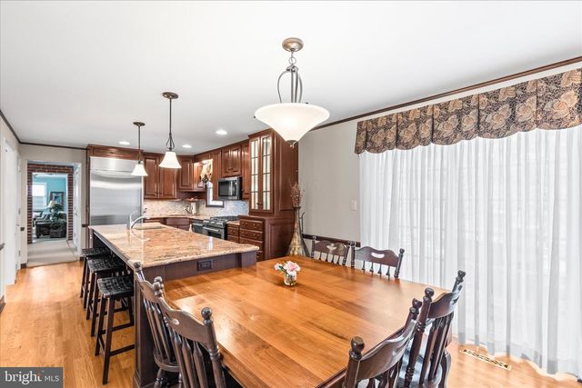 1240 GARRISON DR, York, PA 17404