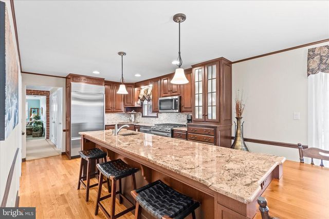 1240 GARRISON DR, York, PA 17404