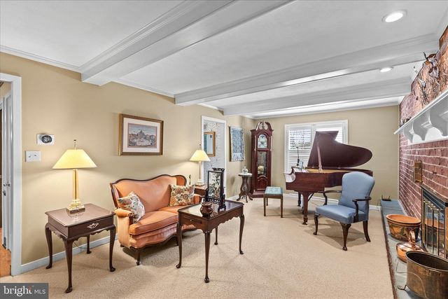 1240 GARRISON DR, York, PA 17404