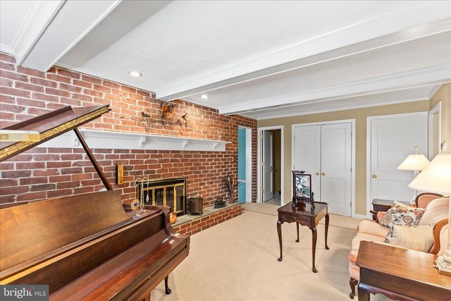 1240 GARRISON DR, York, PA 17404