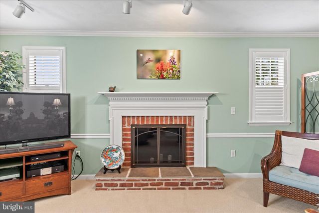 1240 GARRISON DR, York, PA 17404