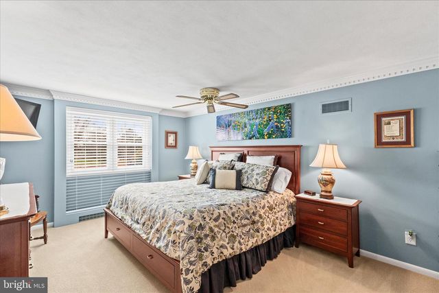 1240 GARRISON DR, York, PA 17404