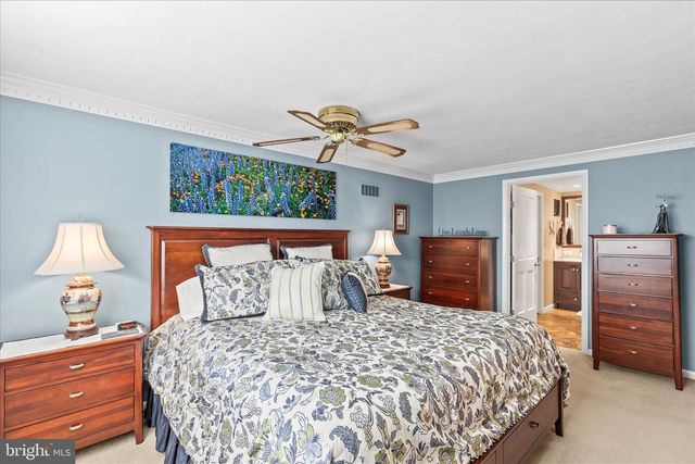 1240 GARRISON DR, York, PA 17404