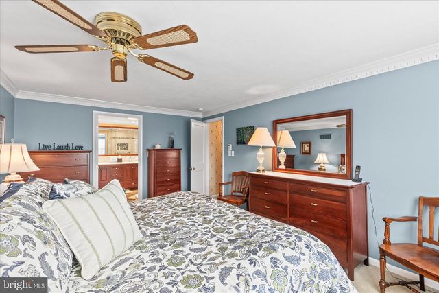 1240 GARRISON DR, York, PA 17404