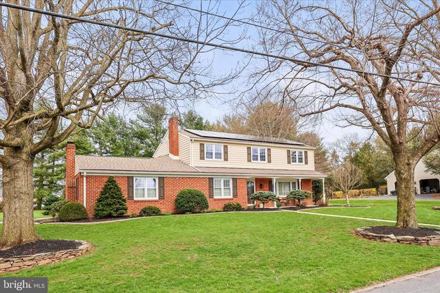 1240 GARRISON DR, York, PA 17404