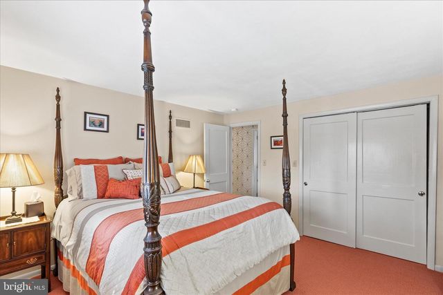 1240 GARRISON DR, York, PA 17404