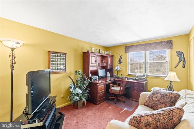 1240 GARRISON DR, York, PA 17404