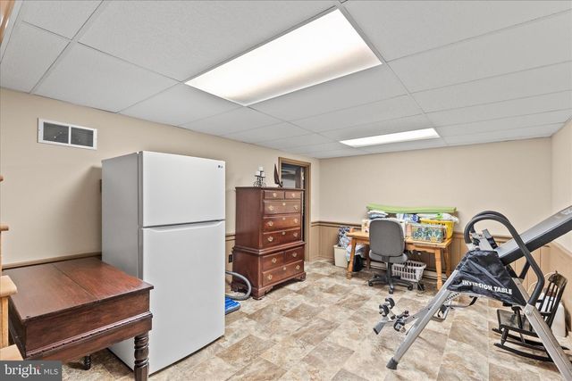 1240 GARRISON DR, York, PA 17404