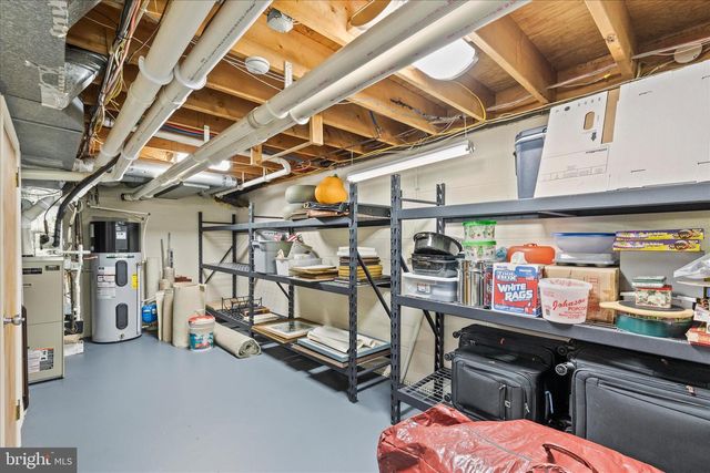 1240 GARRISON DR, York, PA 17404