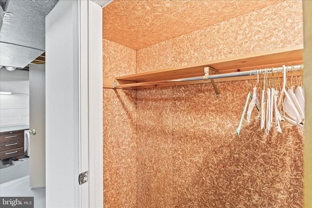 1240 GARRISON DR, York, PA 17404