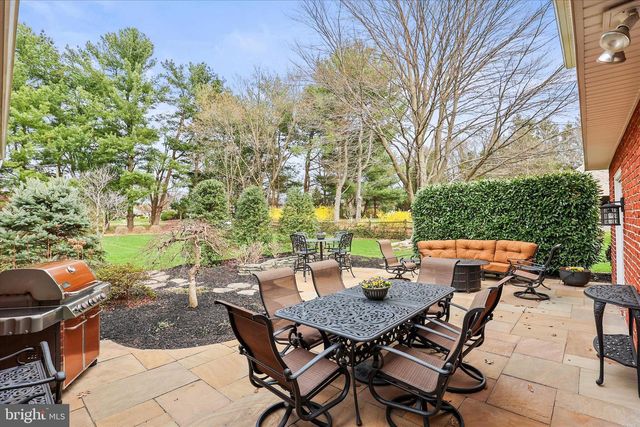 1240 GARRISON DR, York, PA 17404