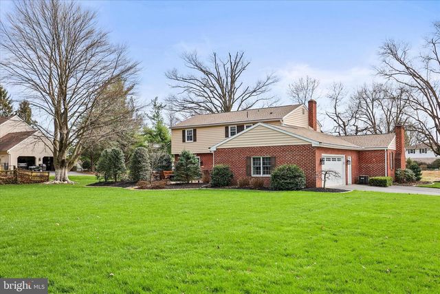 1240 GARRISON DR, York, PA 17404