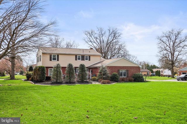 1240 GARRISON DR, York, PA 17404