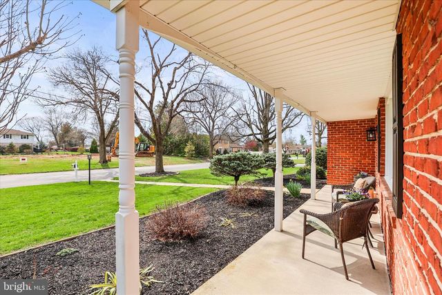 1240 GARRISON DR, York, PA 17404