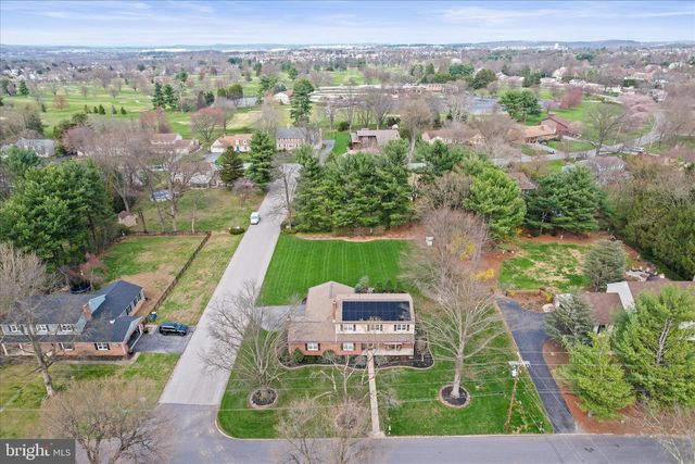 1240 GARRISON DR, York, PA 17404