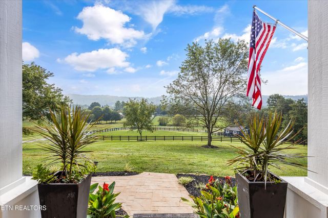 7876 Hines Valley Rd, Lenoir City, TN 37771