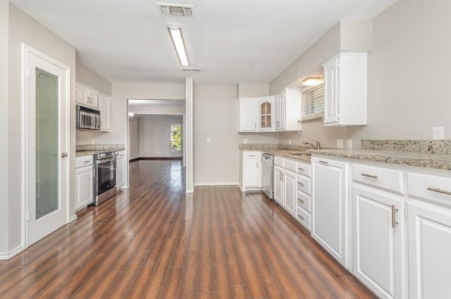 2008 Oakmeadow Street, Bedford, TX 76021