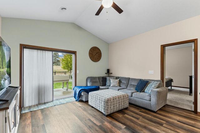 713 Cherrywood Lane NE, Isanti, MN 55040