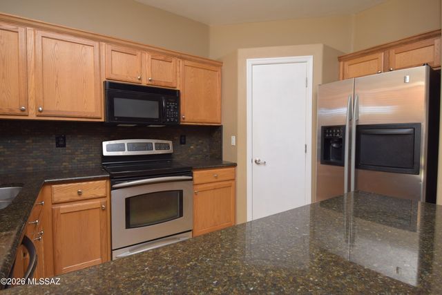 10226 E Desert Eden Place, Tucson, AZ 85747