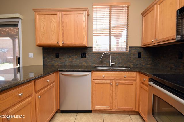 10226 E Desert Eden Place, Tucson, AZ 85747