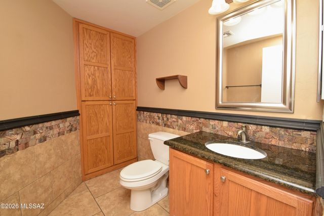 10226 E Desert Eden Place, Tucson, AZ 85747
