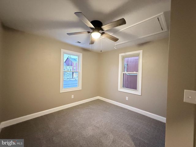 15 E MARKET ST, Jonestown, PA 17038