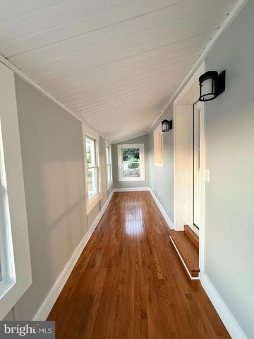 15 E MARKET ST, Jonestown, PA 17038
