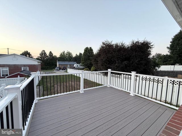 15 E MARKET ST, Jonestown, PA 17038