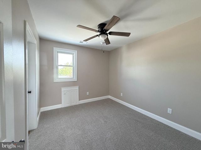 15 E MARKET ST, Jonestown, PA 17038