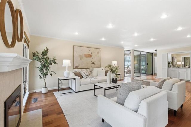 22920 Stonebridge, Cupertino, CA 95014