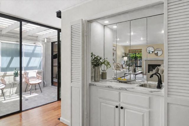 22920 Stonebridge, Cupertino, CA 95014