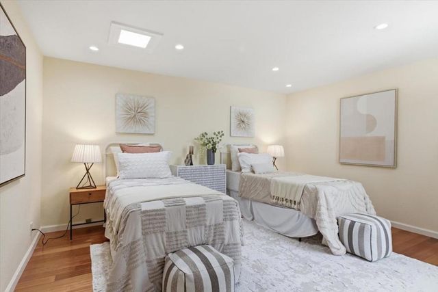 22920 Stonebridge, Cupertino, CA 95014