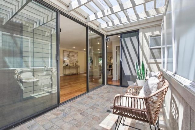 22920 Stonebridge, Cupertino, CA 95014